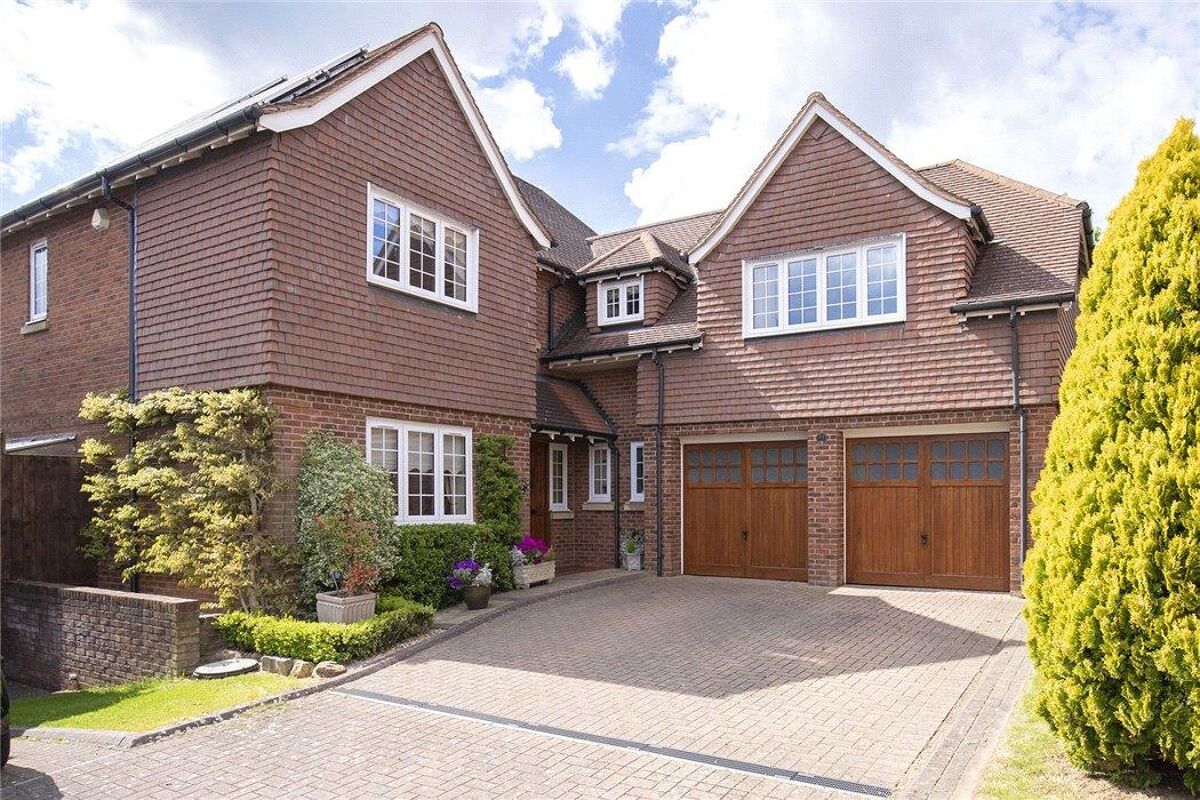 house for sale in Horseshoe Drive, Over, Gloucester, Gloucestershire