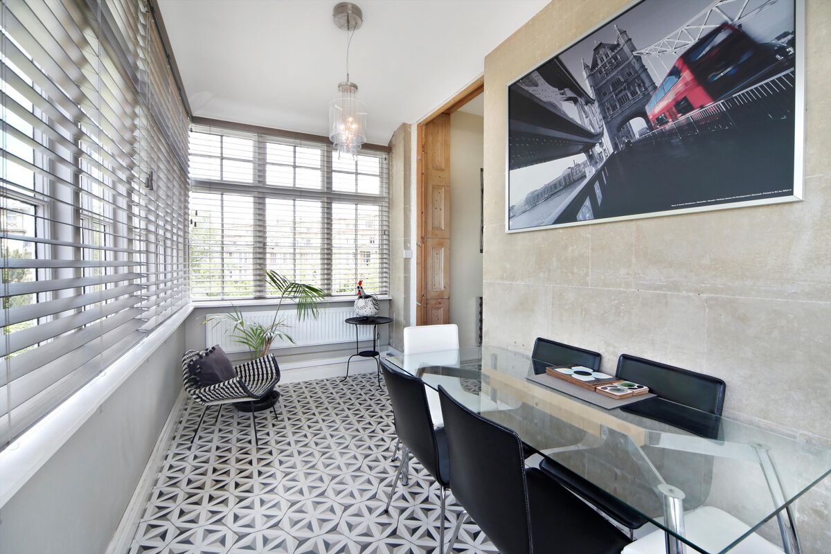 flat for sale in Lansdown Crescent, Cheltenham, Gloucestershire, GL50 CHE190310 Knight Frank