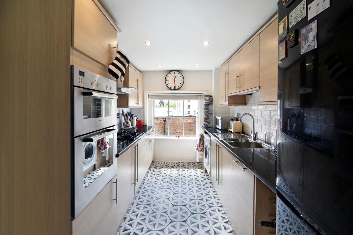 flat for sale in Lansdown Crescent, Cheltenham, Gloucestershire, GL50 CHE190310 Knight Frank