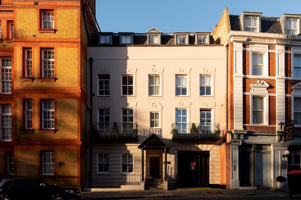 flat for sale in Cheyne Walk, Chelsea, London, SW3 CHL012013944 Knight Frank