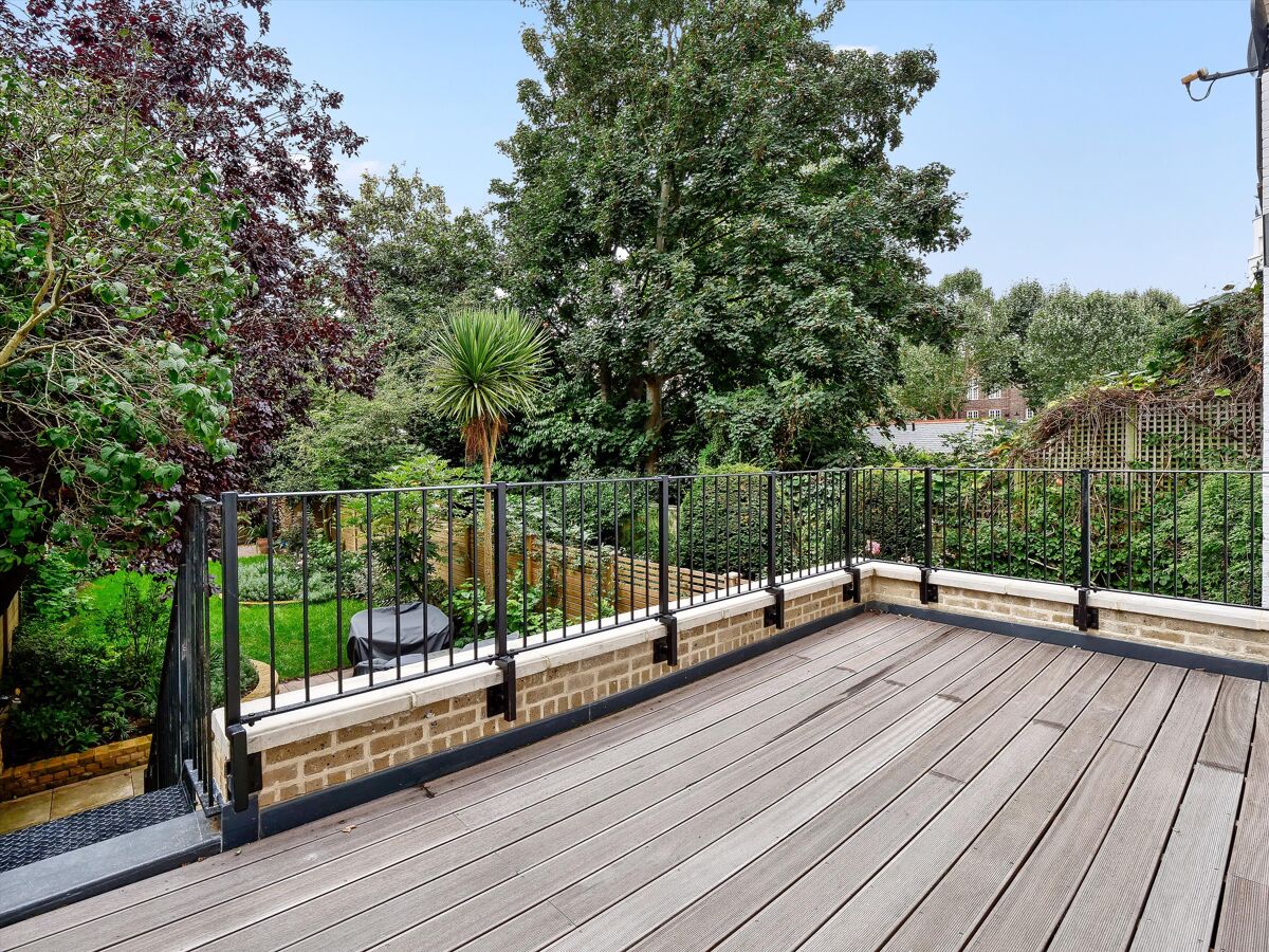 flat for sale in Elm Park Road, Chelsea, London, SW3 CHL012025974