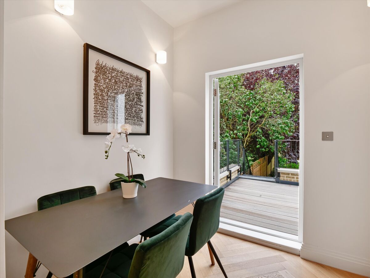 flat for sale in Elm Park Road, Chelsea, London, SW3 CHL012025974