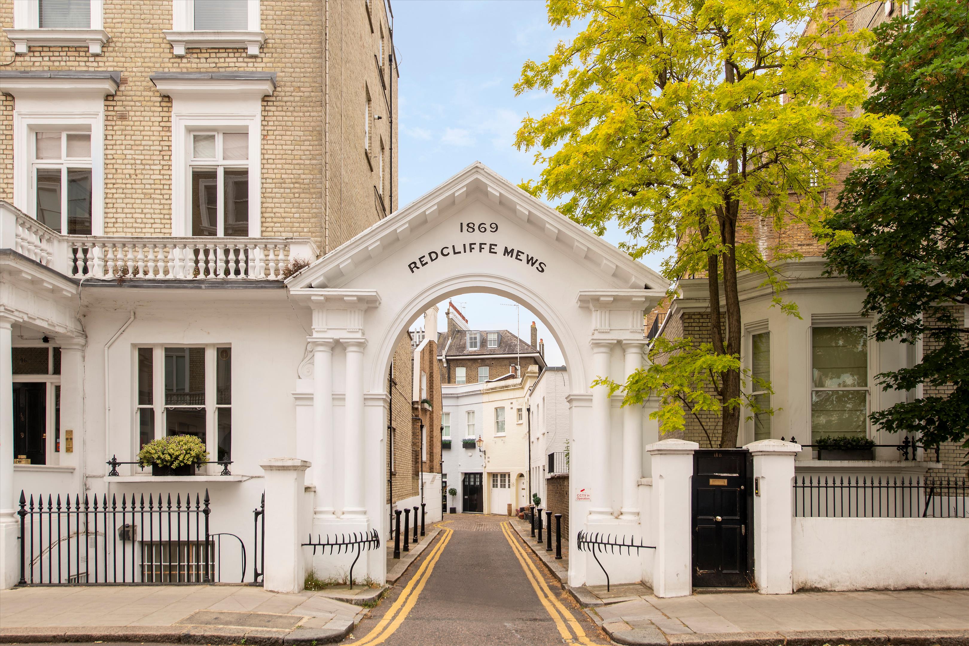 for sale in Redcliffe Mews, London, SW10 CHL012028176