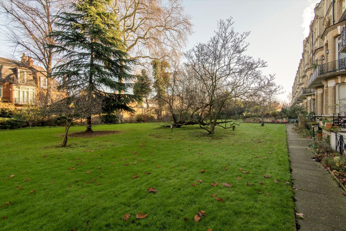 flat for sale in Elm Park Gardens, Chelsea, London, SW10 CHL012105900