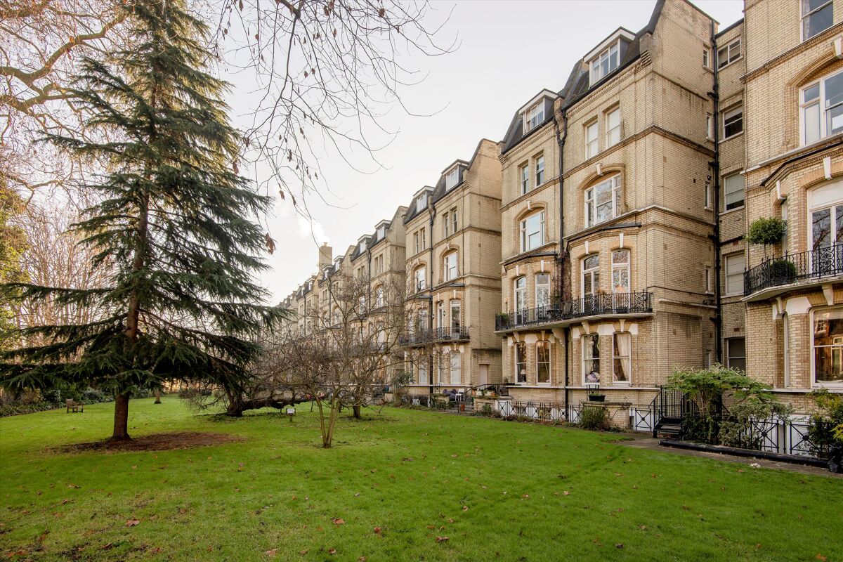 flat for sale in Elm Park Gardens, Chelsea, London, SW10 CHL012105900