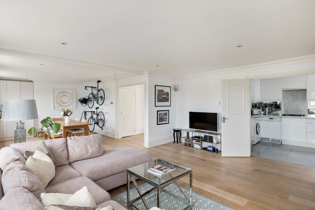 flat for sale in Oakley Street, Chelsea, London, SW3 CHL012116203