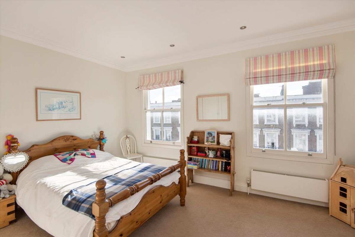 house for sale in Lamont Road, Chelsea, London, SW10 CHL012132003