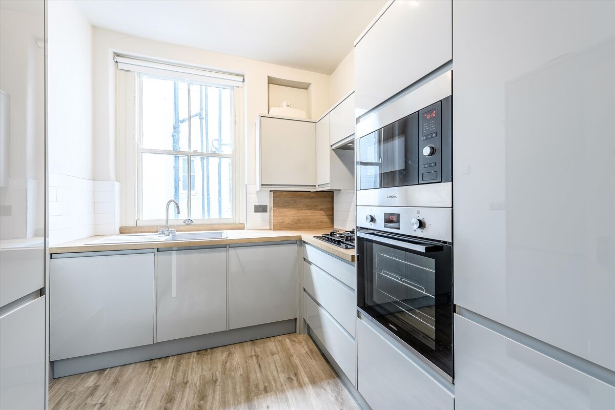 flat for sale in Beaufort Mansions, Beaufort Street, Chelsea, London