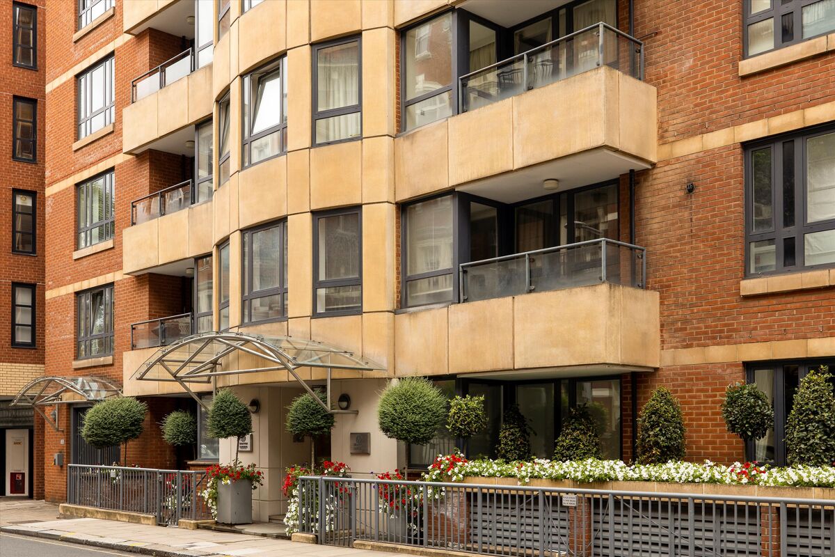 flat for sale in Drayton Gardens, Chelsea, London, SW10 CHL012177292