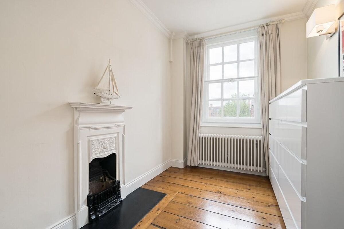 flat for sale in Cadogan House, Beaufort Street, Chelsea, London, SW3