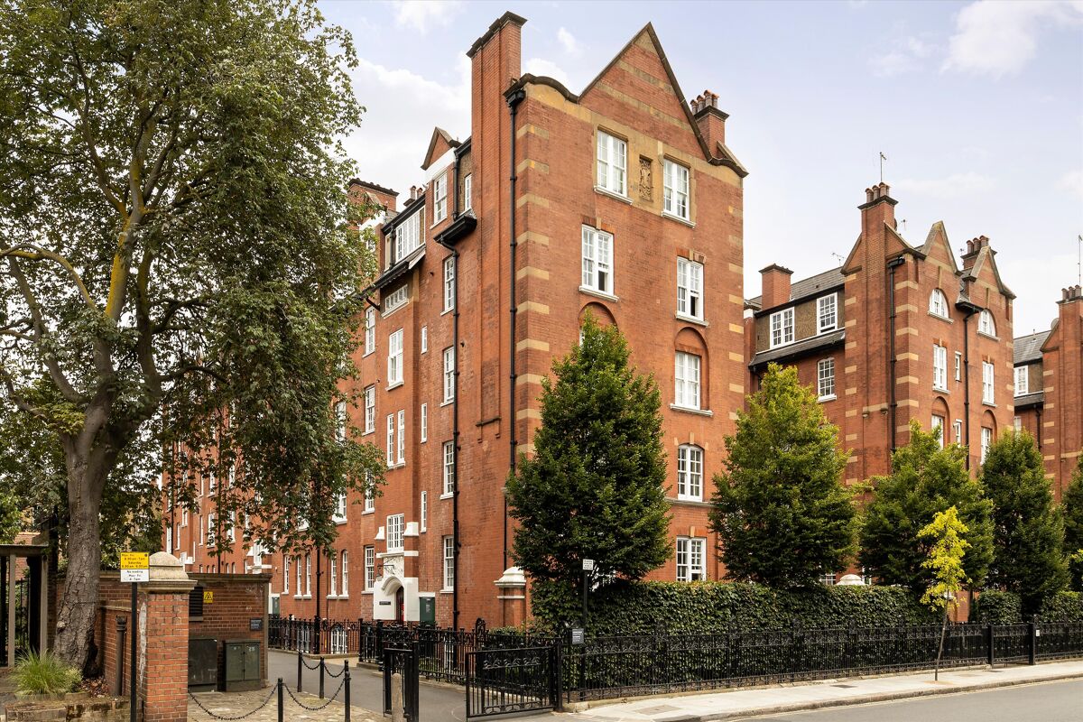 flat for sale in Cadogan House, Beaufort Street, Chelsea, London, SW3 CHL012228762 Knight Frank