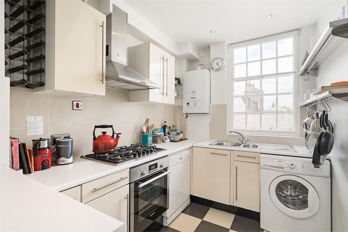 flat for sale in Cadogan House, Beaufort Street, Chelsea, London, SW3
