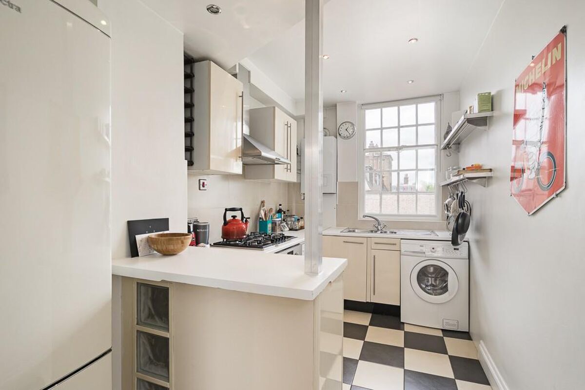 flat for sale in Cadogan House, Beaufort Street, Chelsea, London, SW3