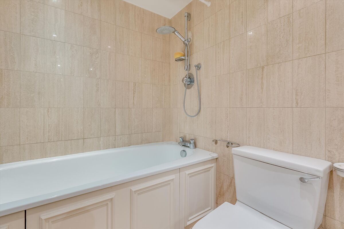 flat for sale in Carlyle Court, Chelsea Harbour, London, SW10