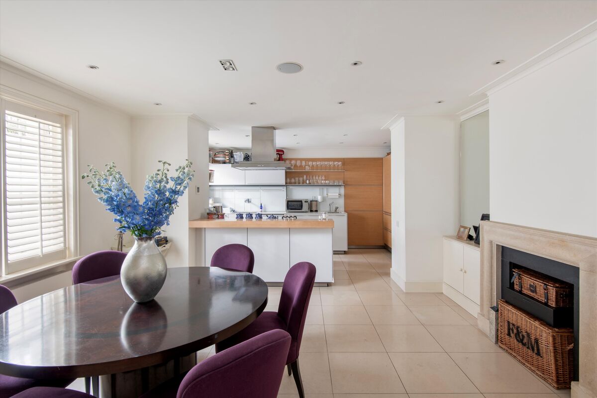 house for sale in Lamont Road, London, SW10 CHL012342415 Knight Frank