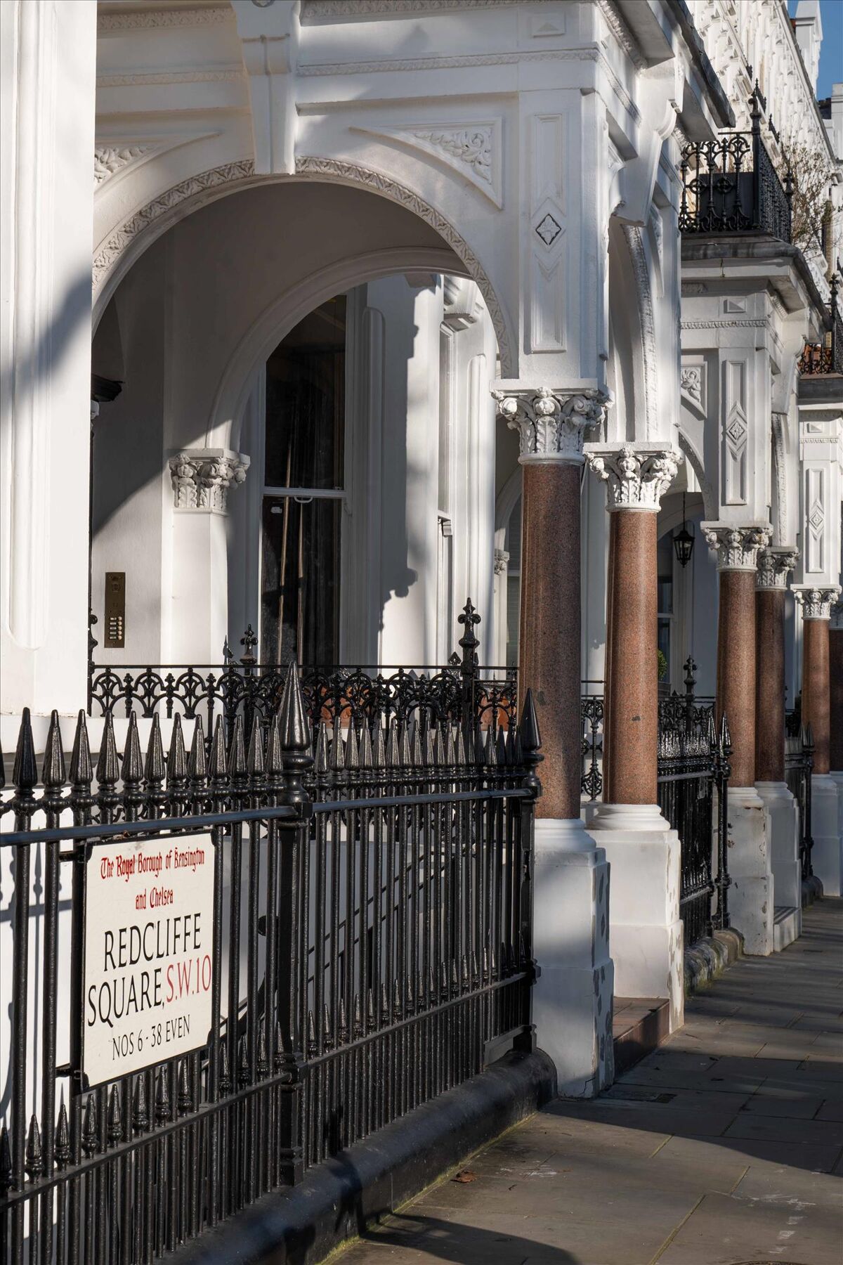 flat for sale in Redcliffe Square, London, SW10. CHL012449597