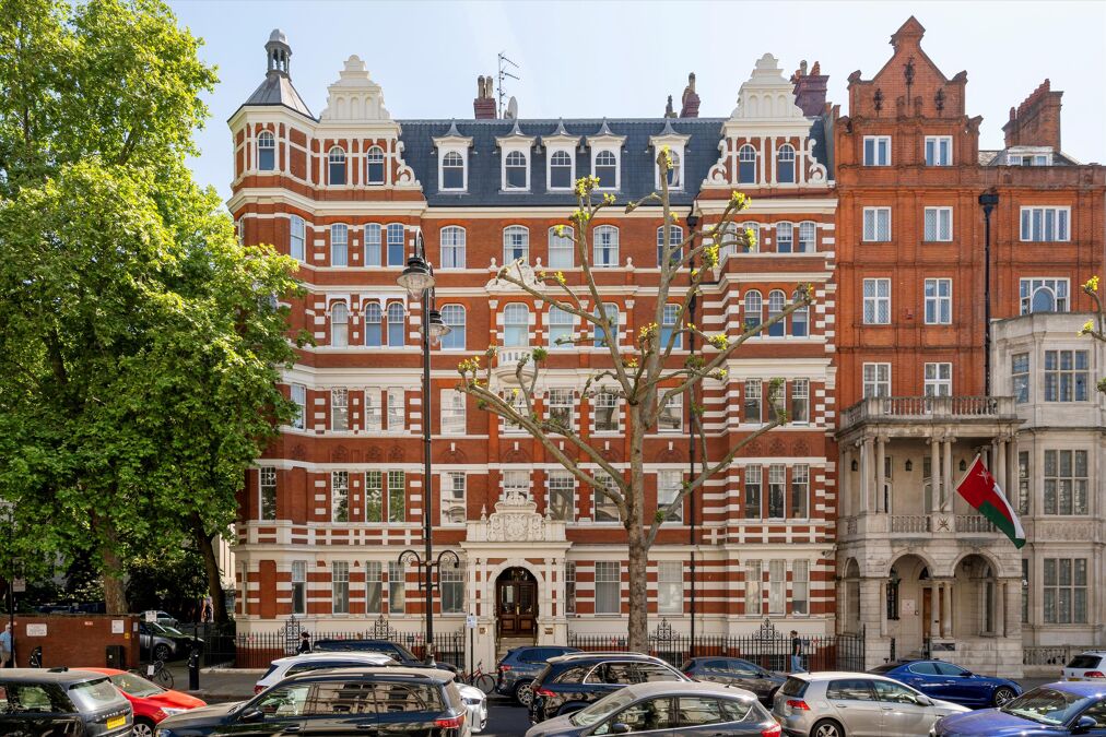 Image of Queen's Gate, London, SW7