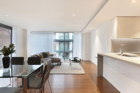 Picture of 3 bedroom flat for sale.