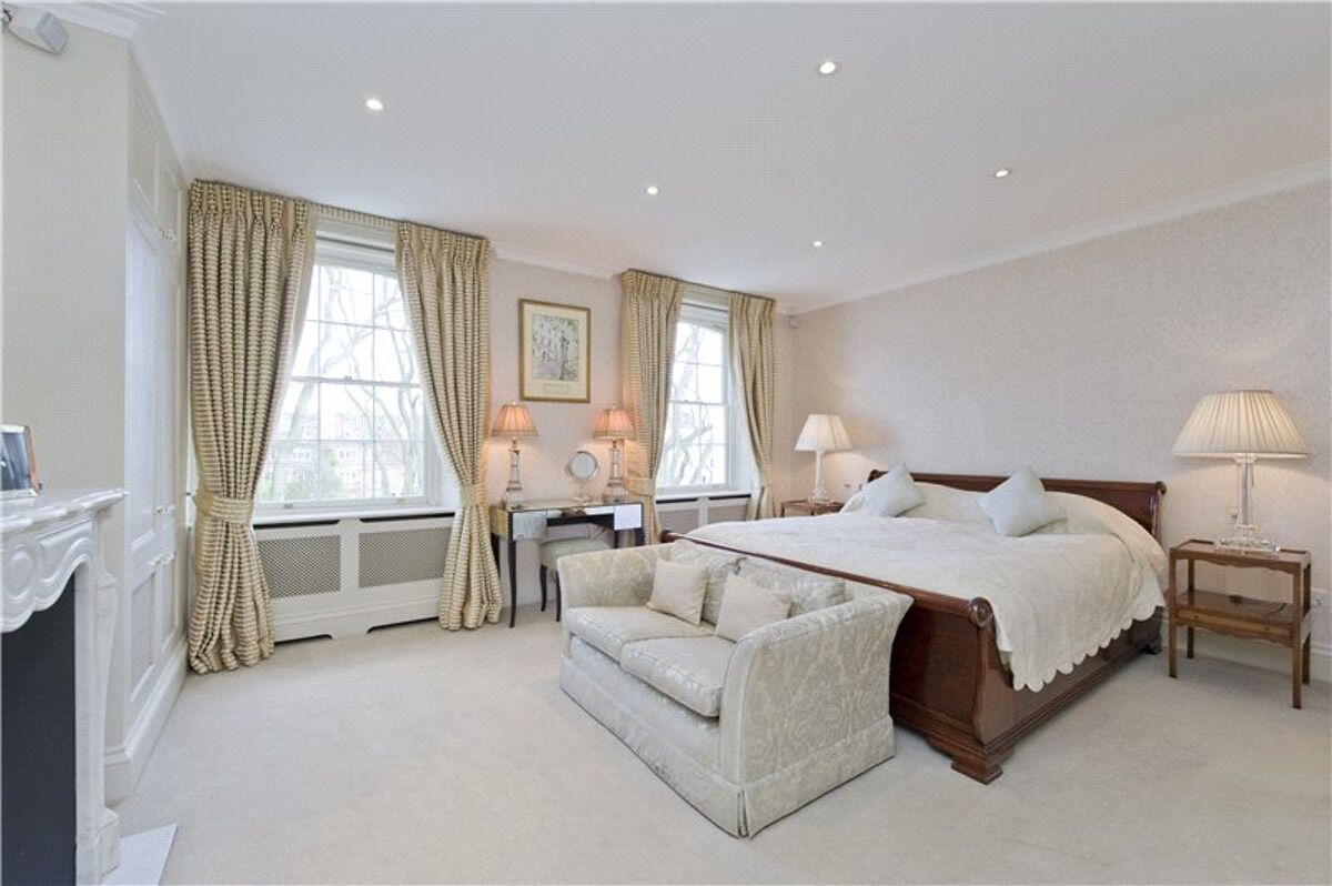 house for sale in Hereford Square, South Kensington, London CHL080120
