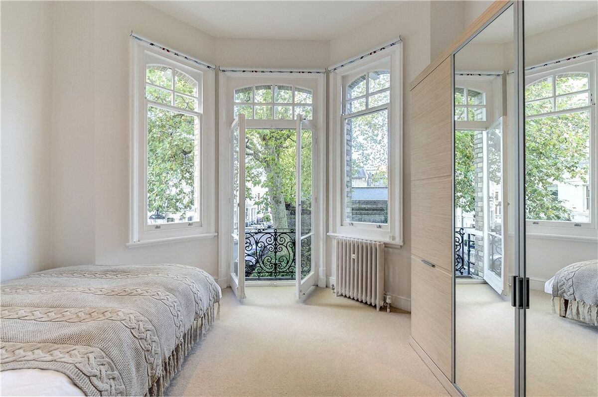 flat for sale in Elm Park Gardens, Chelsea, London, SW10 CHL080218