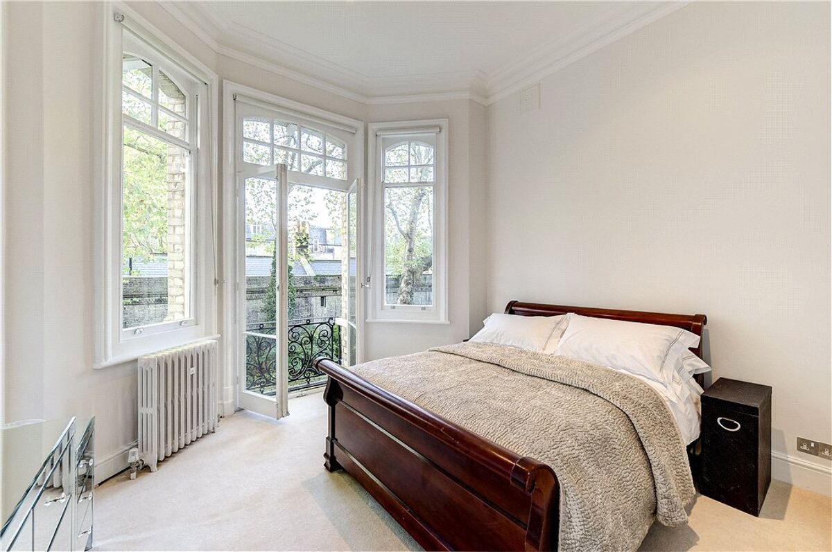 flat for sale in Elm Park Gardens, Chelsea, London, SW10 CHL080218