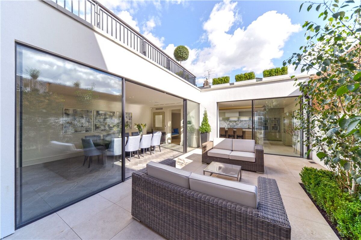 house for sale in Chelsea Square, Chelsea, London, SW3 CHL130380