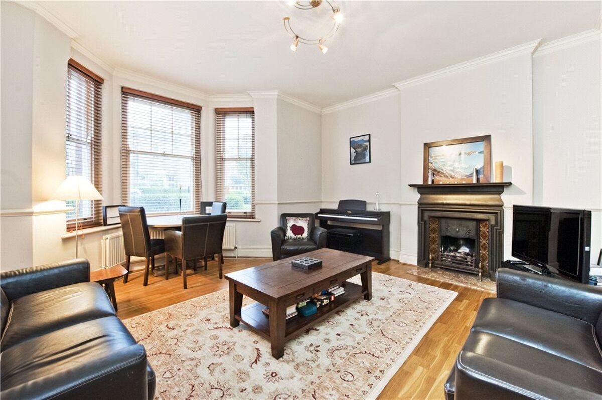 flat for sale in Beaufort Mansions, Beaufort Street, Chelsea, London
