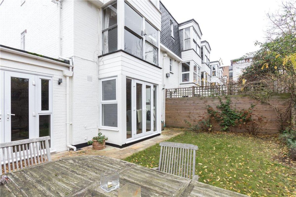 flat for sale in Pooles Lane, Chelsea, London, SW10 CHL140316