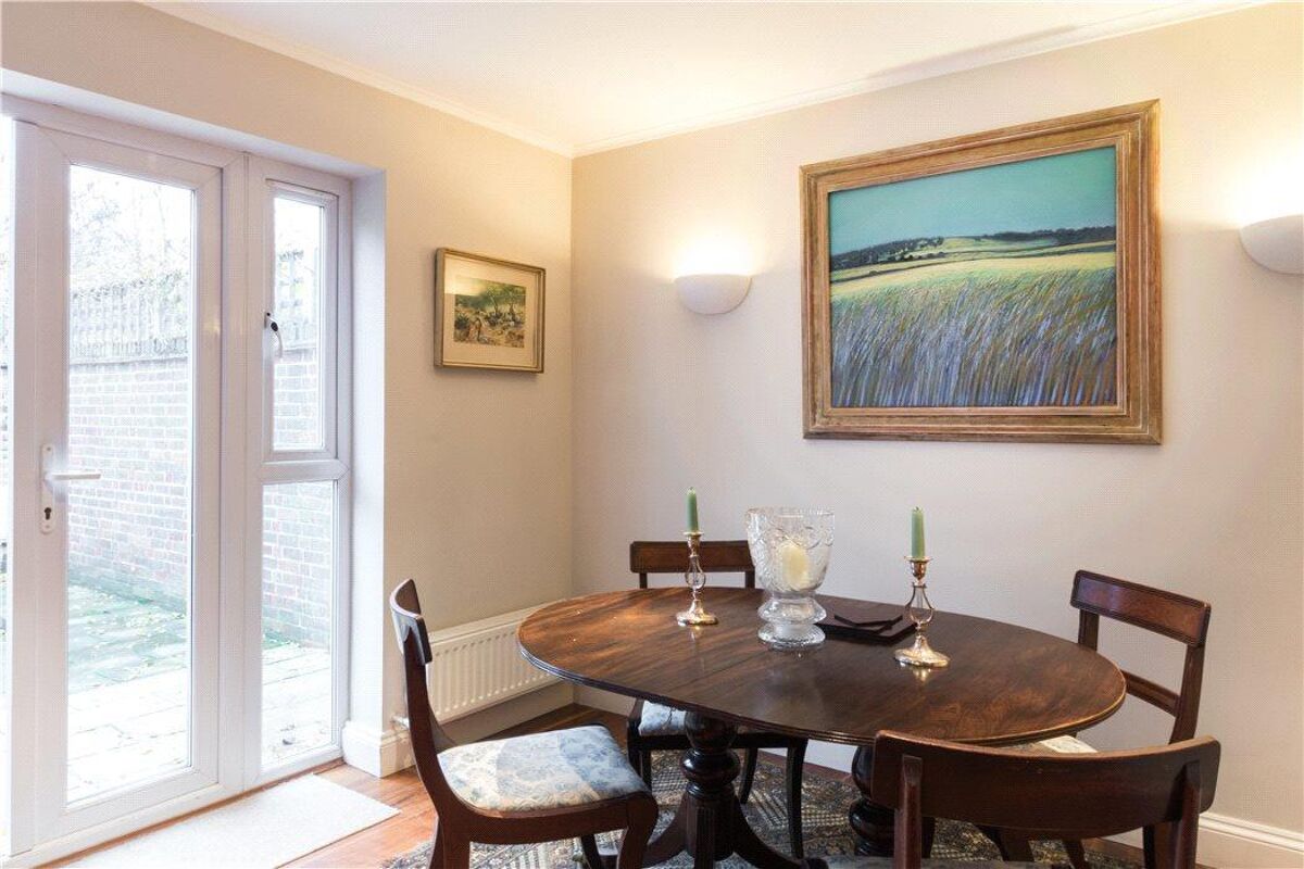 flat for sale in Pooles Lane, Chelsea, London, SW10 CHL140316