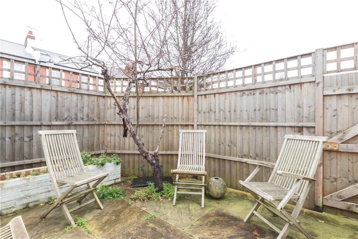 flat for sale in Pooles Lane, Chelsea, London, SW10 CHL140316