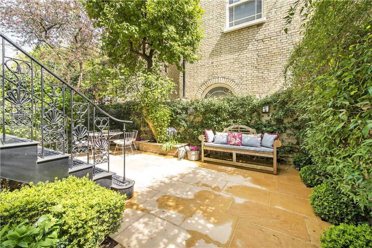 for sale in Redcliffe Square, Chelsea, London, SW10