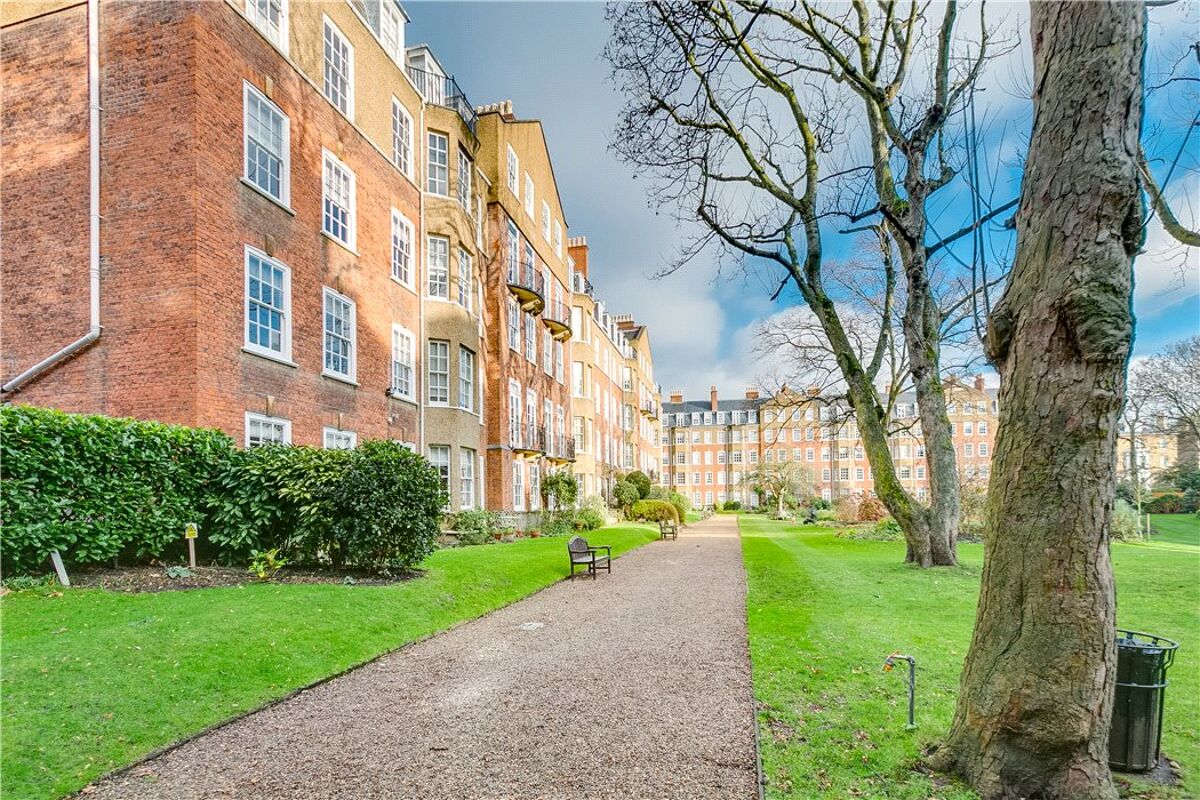 flat for sale in Coleherne Court Old Brompton Road Chelsea London flat for sale in Coleherne Court Old Brompton Road Chelsea London
