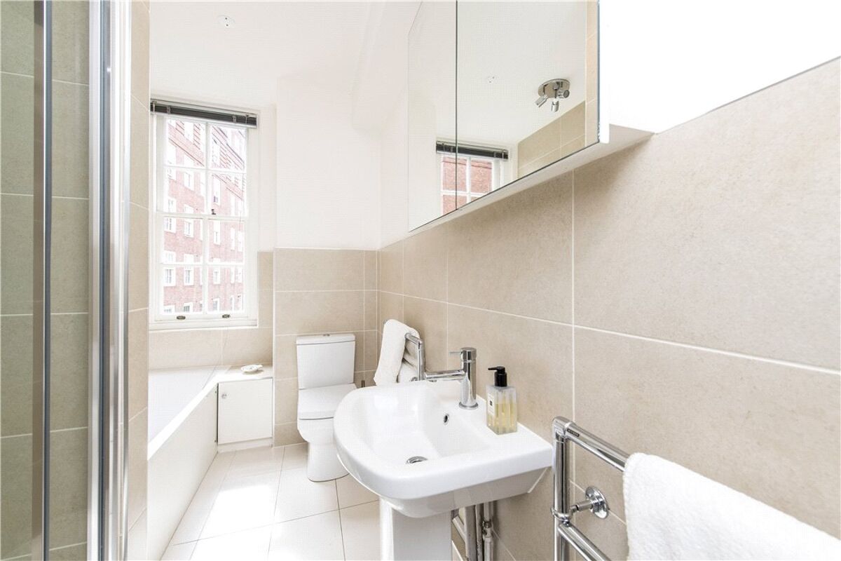 flat for sale in Cranmer Court, Whiteheads Grove, Chelsea, London, SW3