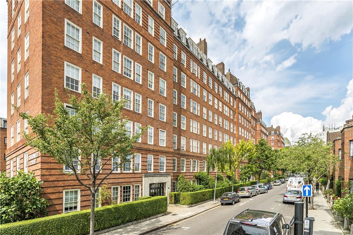 flat for sale in Cranmer Court, Whiteheads Grove, Chelsea, London, SW3