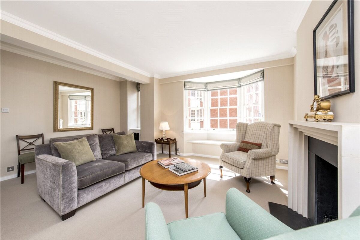 flat for sale in Cranmer Court, Whiteheads Grove, Chelsea, London, SW3