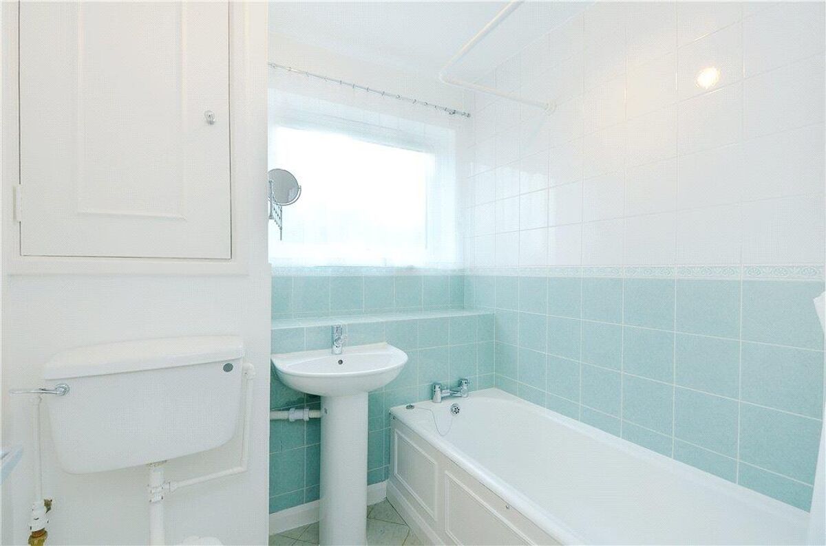 flat for sale in Elm Park Gardens, Chelsea, London, SW10 CHL180054