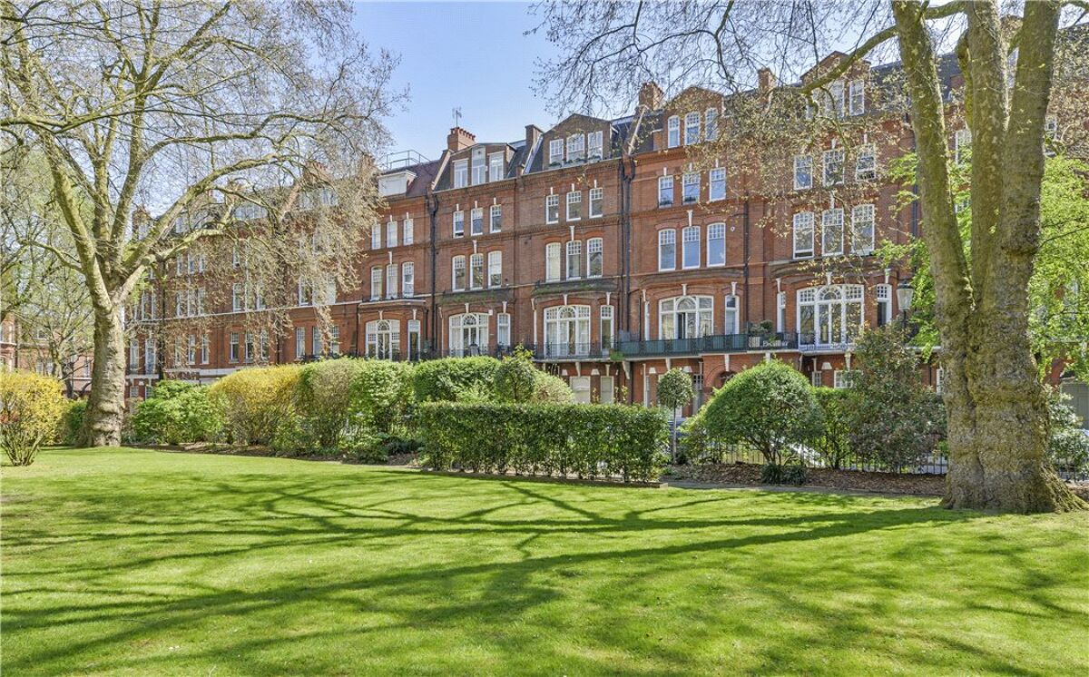 flat for sale in Elm Park Gardens, Chelsea, London, SW10 CHL180089