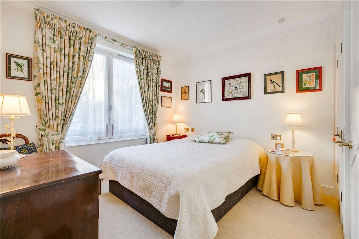 flat for sale in Elizabeth Court, 47 Milmans Street, London, SW10