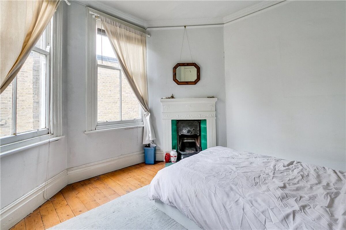 flat for sale in Beaufort Mansions, Beaufort Street, Chelsea, London