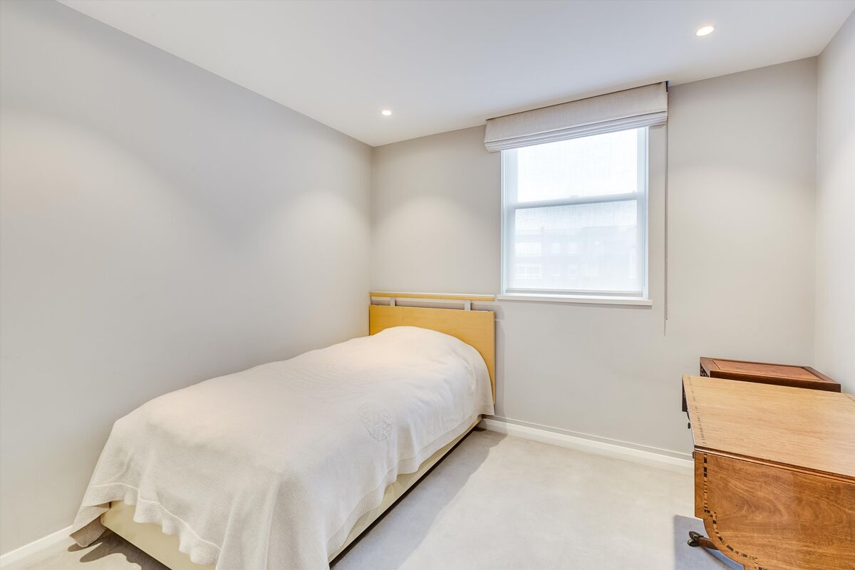 flat for sale in Pier House, 31 Cheyne Walk, London, SW3 CHL190065