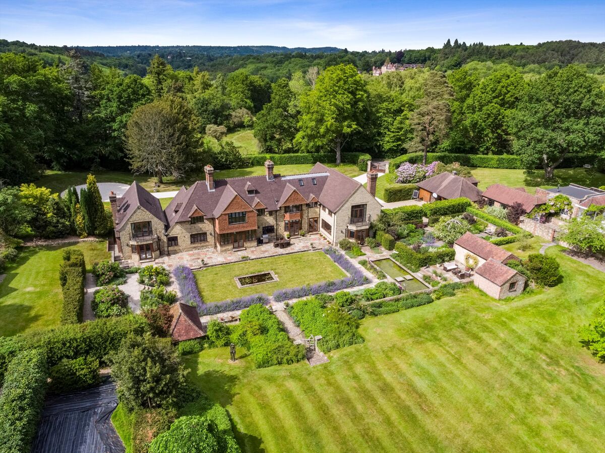 house for sale in Hatch Lane, Haslemere, West Sussex, GU27 CHO011340