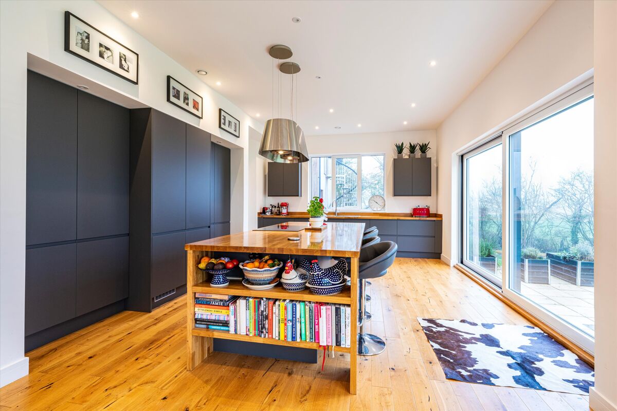 house for sale in Blackham, Tunbridge Wells, East Sussex, TN3 CHO012015917 Knight Frank