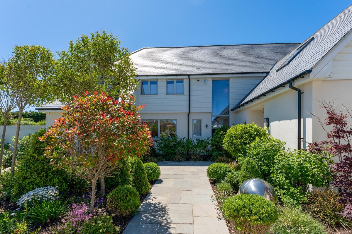 house for sale in Gorse Avenue, Kingston Gorse, West Sussex, BN16