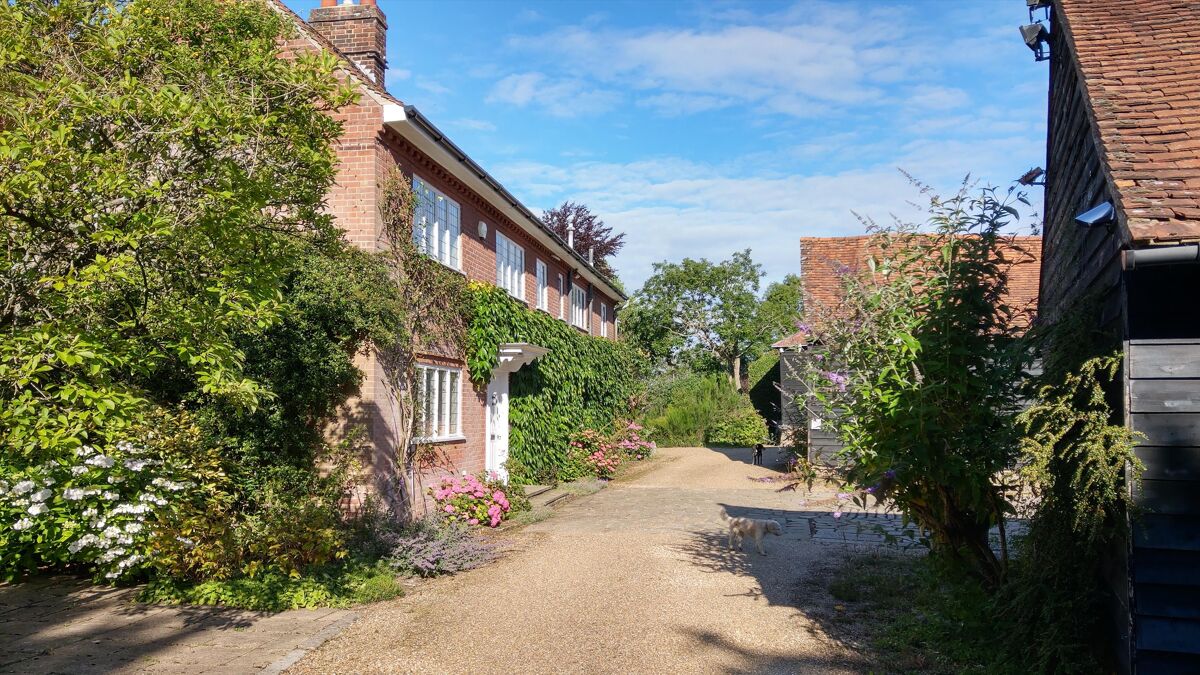 house for sale in Ashley Green Road, Buckinghamshire, HP5 CHO012084121 Knight Frank