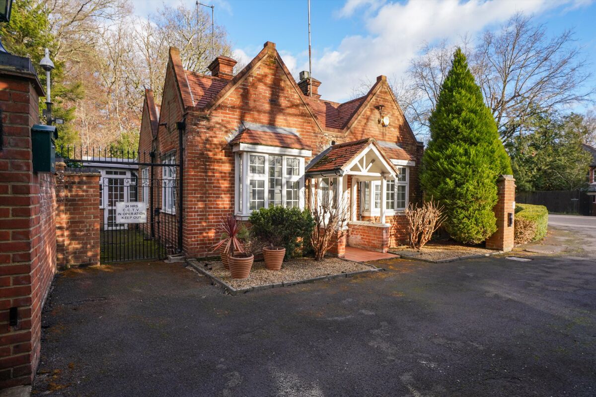 house for sale in London Road, Windlesham, Surrey, GU20 CHO012108652