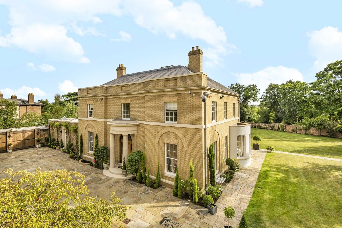 house for sale in Hadley Common, EN5 CHO012132858 Knight Frank