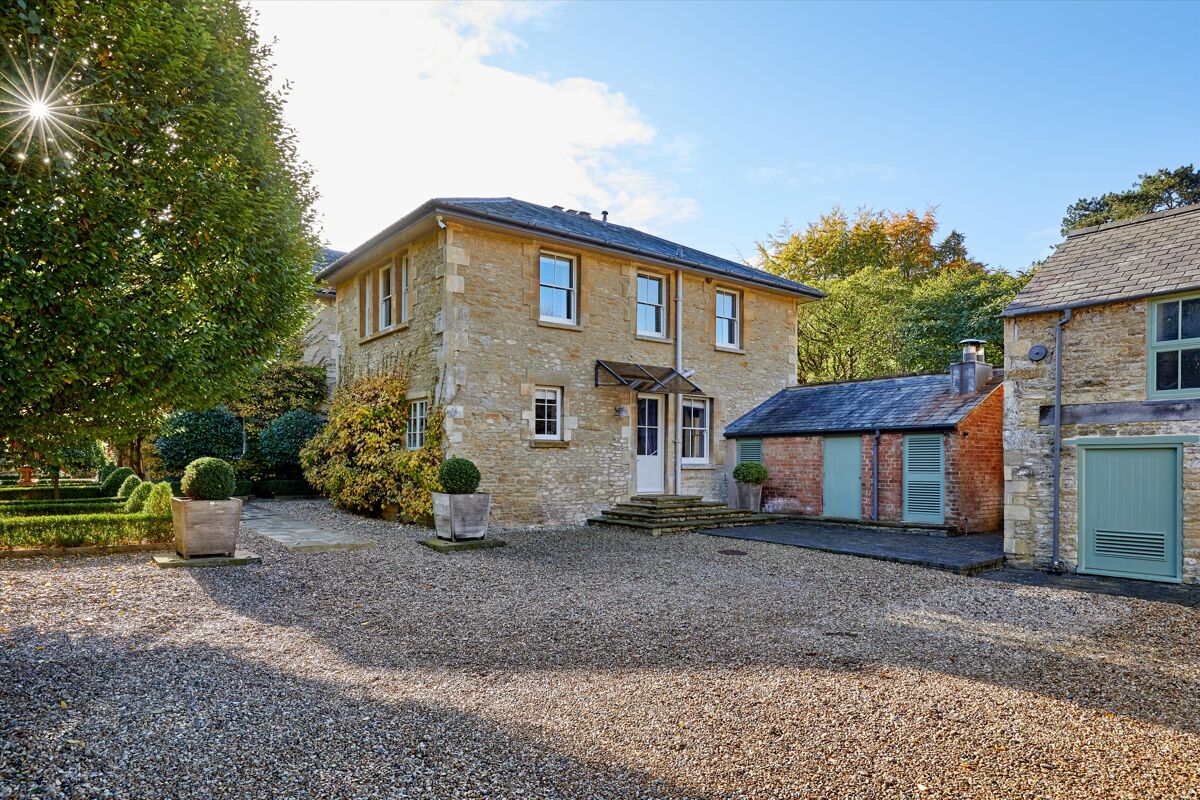 house for sale in Oddington, MoretoninMarsh, Gloucestershire, GL56. CHO012153701 Knight Frank