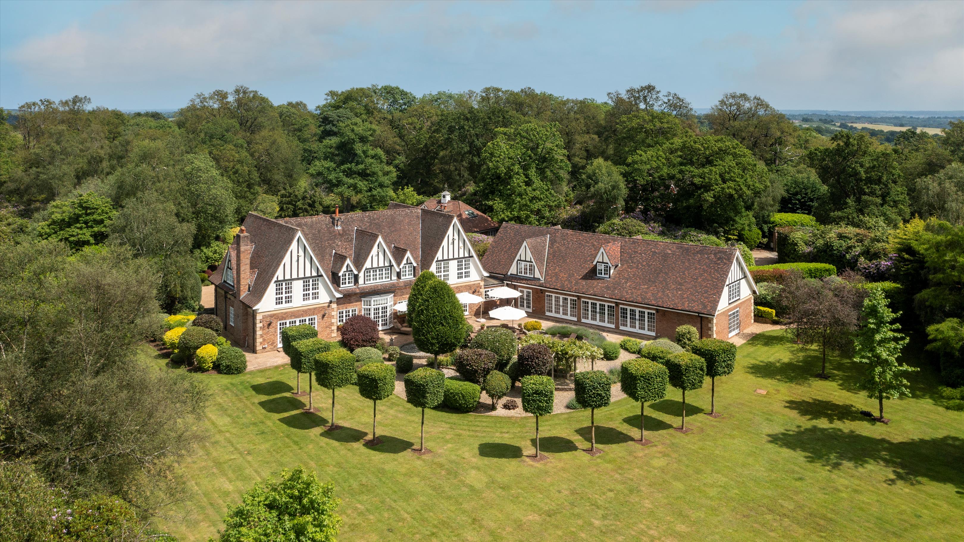 Country properties, land & Farms for sale or rent UKLandandFarms.co.uk