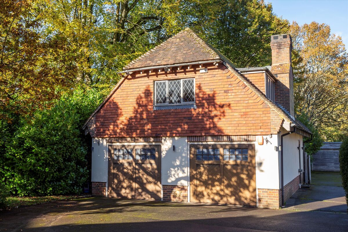 house for sale in Road, Godalming, Surrey, GU8 CHO012178971