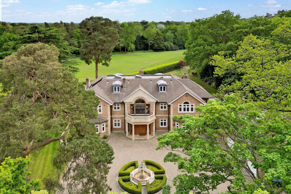 Image of Chestnut Avenue, Wentworth, Virginia Water, Surrey, GU25.